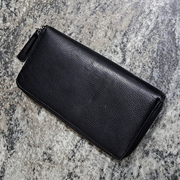 KENNETH COLE Wallet - Picture 2 of 5